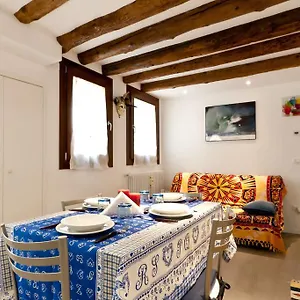 In The Heart Of Apartment Venice